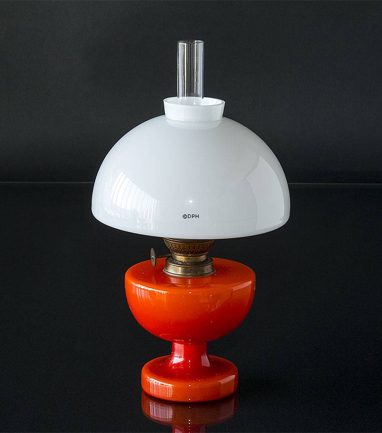 Holmegaard Victoria Orange Glasöllampe mit weißem Schirm