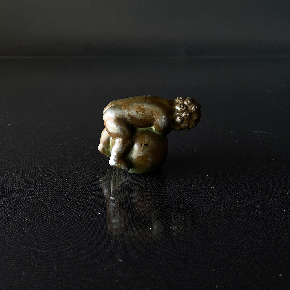 Just Andersen Junge mit Vase Nr. 1704, Zinn