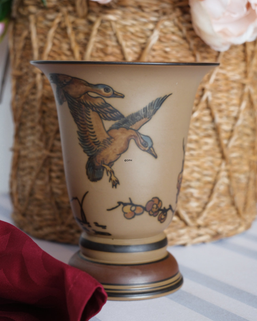 Hjorth Vase Nr. 210 mit Enten, Bornholmer Keramik