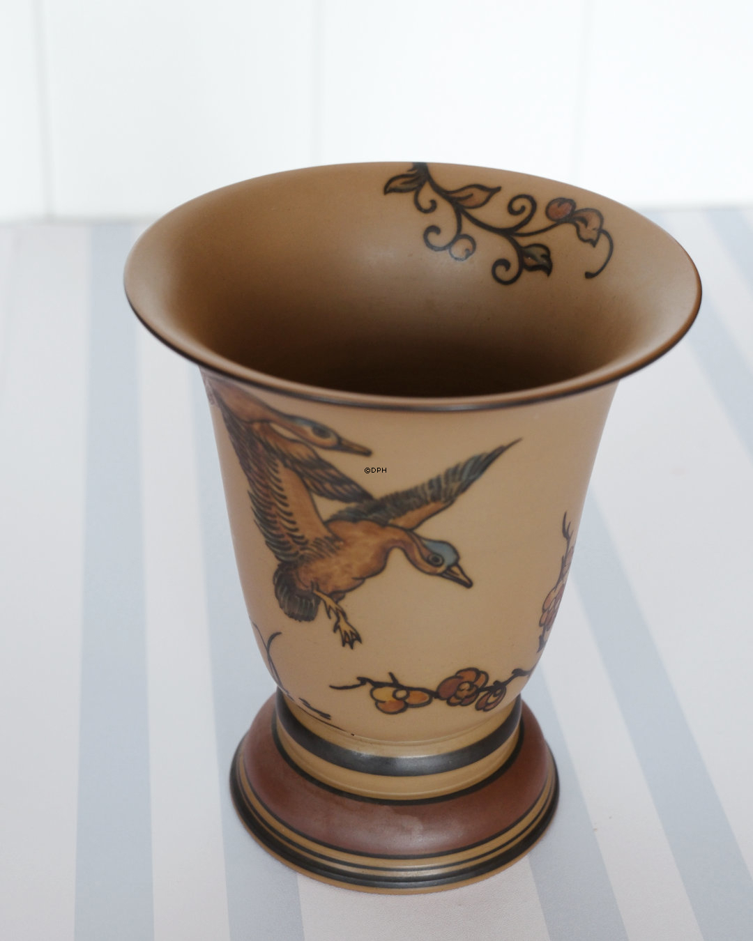 Hjorth Vase Nr. 210 mit Enten, Bornholmer Keramik