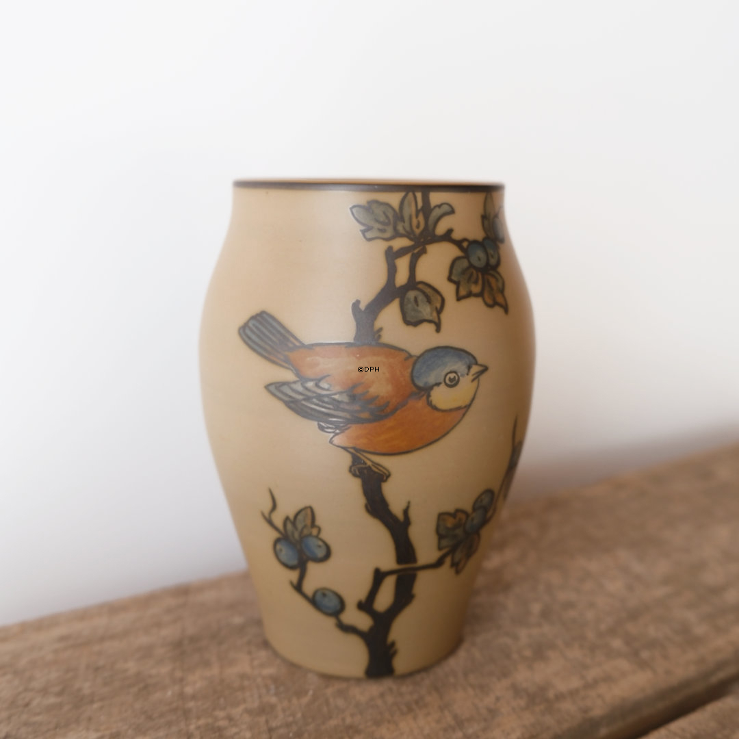 Hjorth Vase Nr. 184 mit Vogel
,  Bornholmer Keramik
