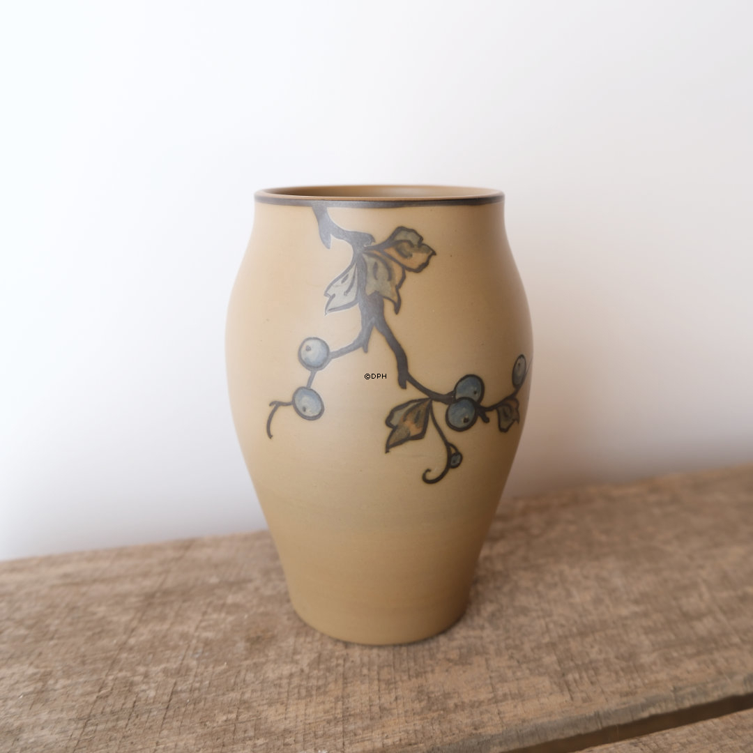 Hjorth Vase Nr. 184 mit Vogel
,  Bornholmer Keramik