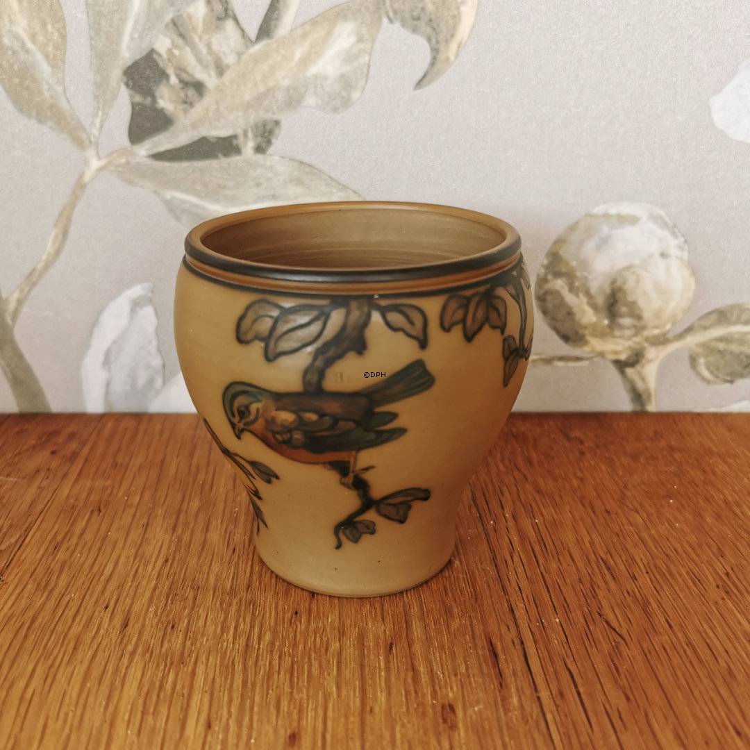 Hjort Vase Nr. 87 mit Vogel auf Zweig&#xD;&#xA;, Bornholmer Keramik