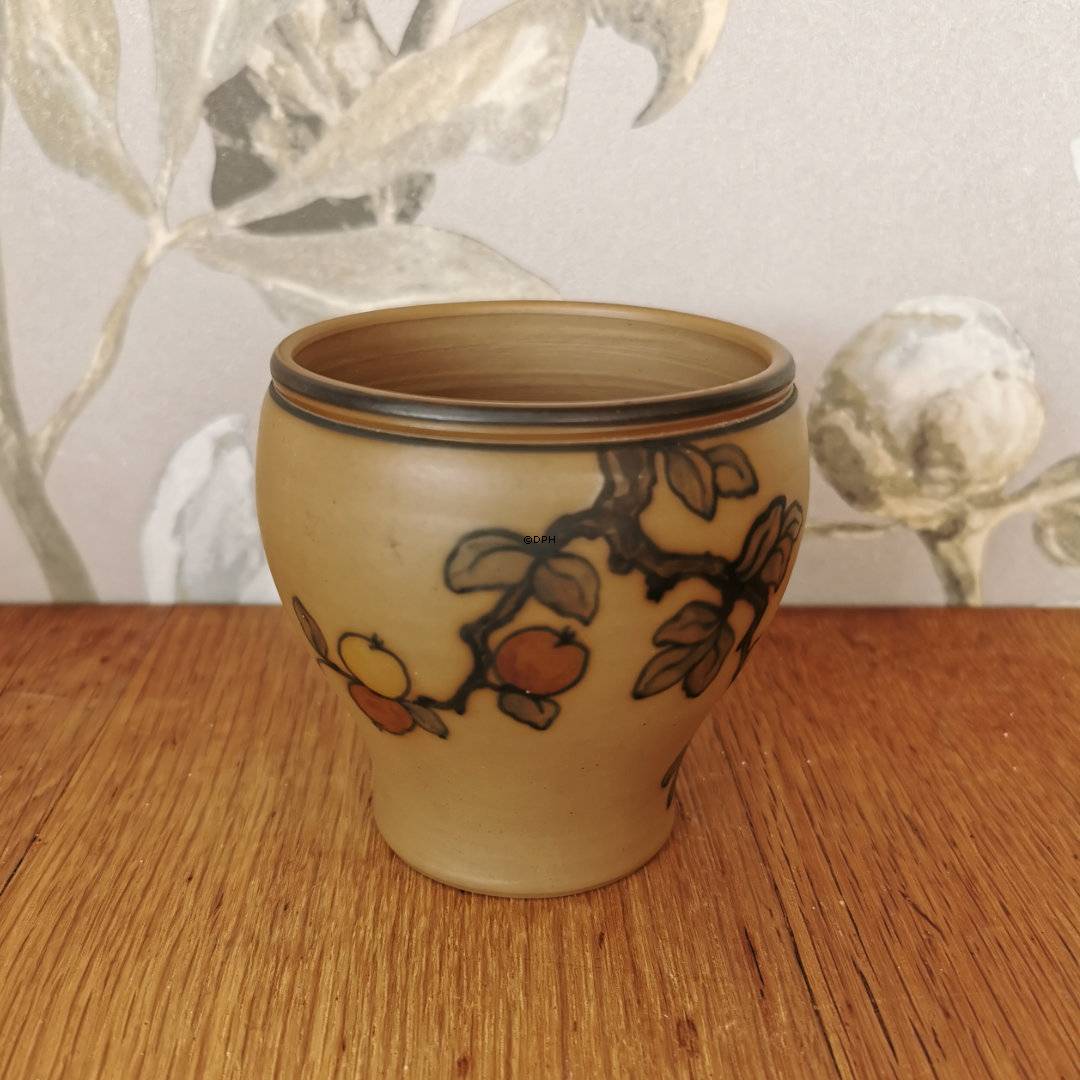 Hjort Vase Nr. 87 mit Vogel auf Zweig&#xD;&#xA;, Bornholmer Keramik