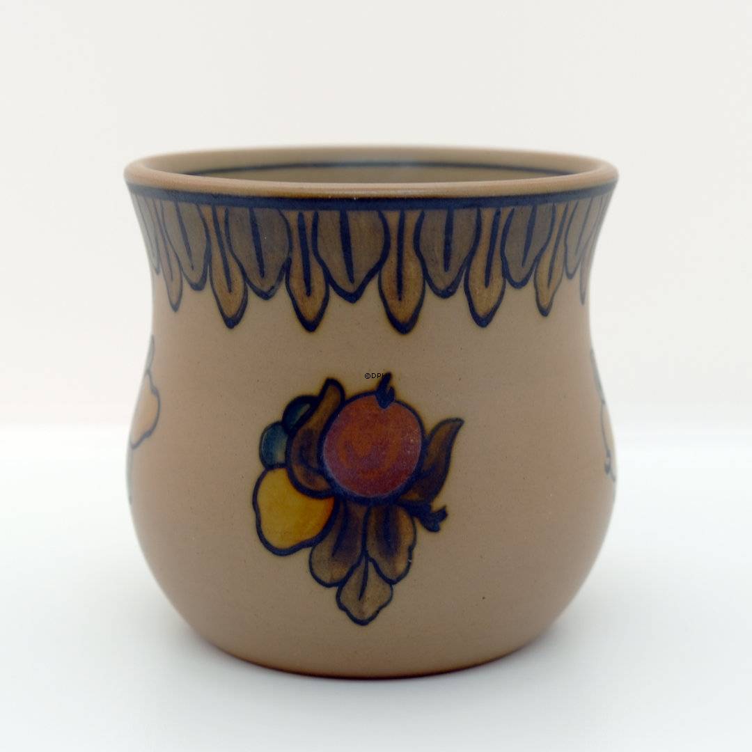 Hjort Vase Nr. 83 mit Früchten
, Bornholmer Keramik