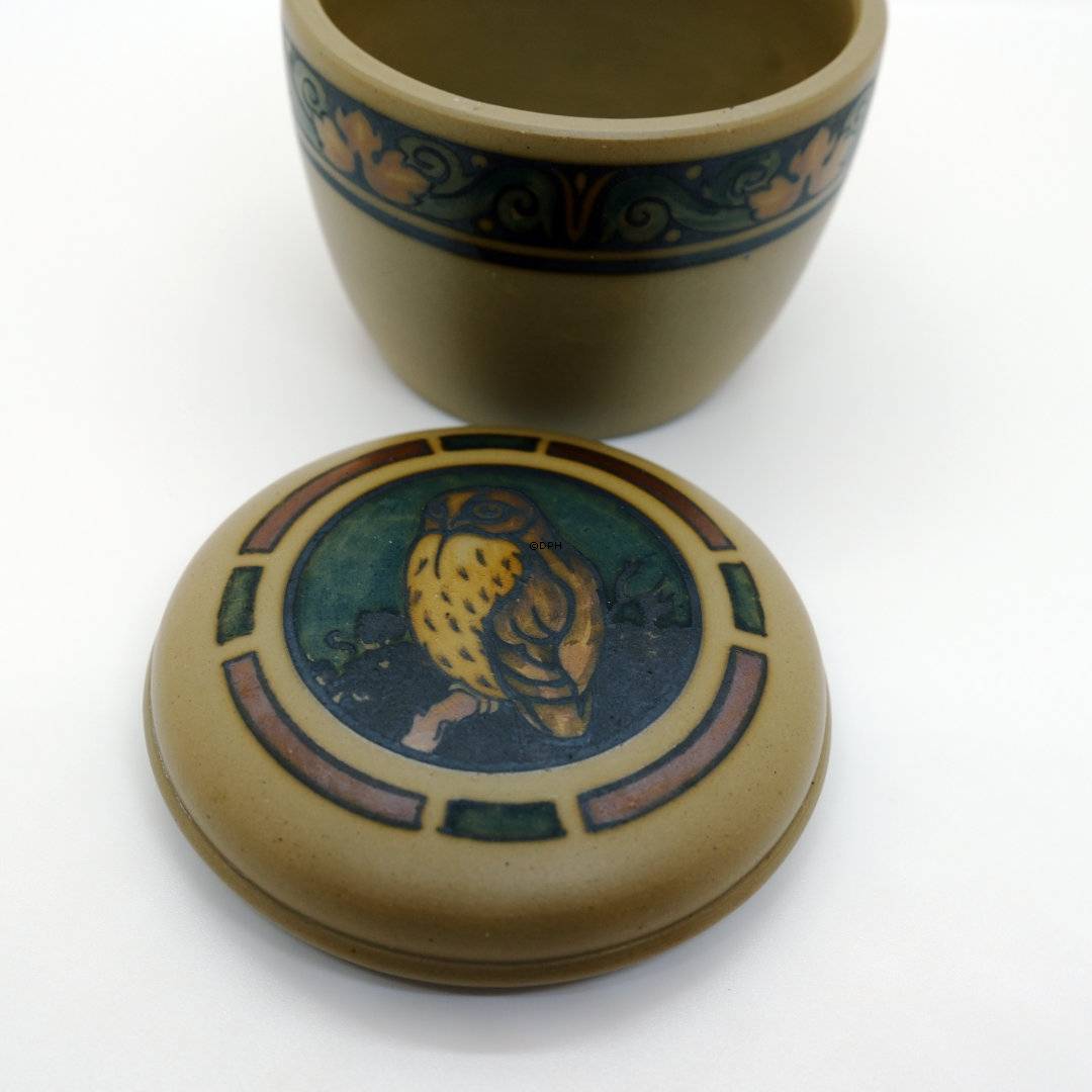 L. Hjorth Krug mit Deckel Nr. 25, mit Eule