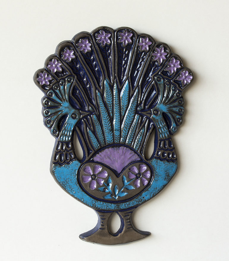 Relief mit zwei Pfauen, Steinzeug