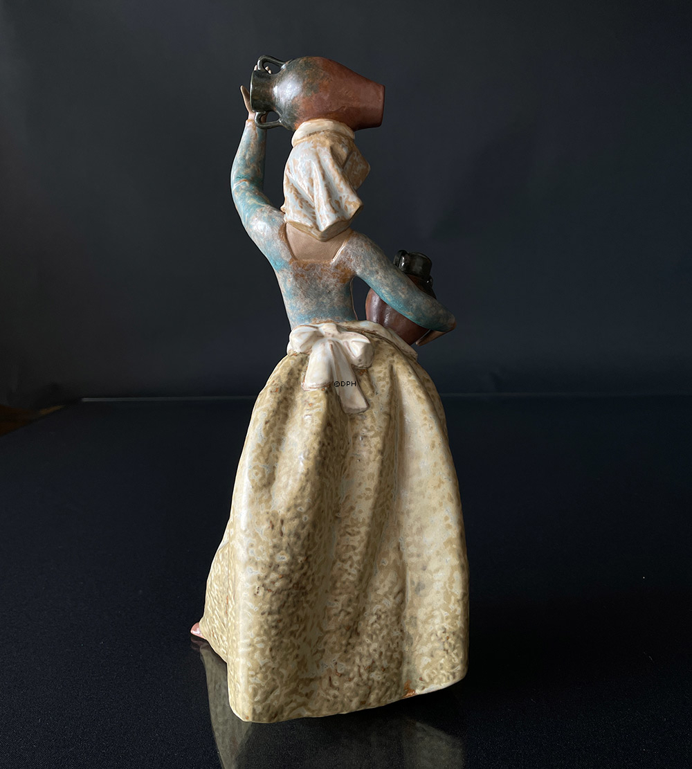 Lladro Figur junge Frau mit Wasserkrügen "Wasserträgerin" 33 cm