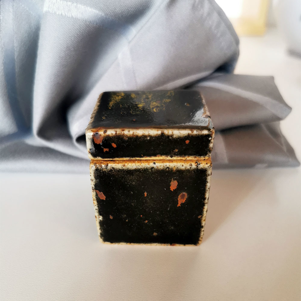 Gunhild Aaberg, kleine eckige Deckeldose Nr. 68 - Lille Strandstræde, Dänemark