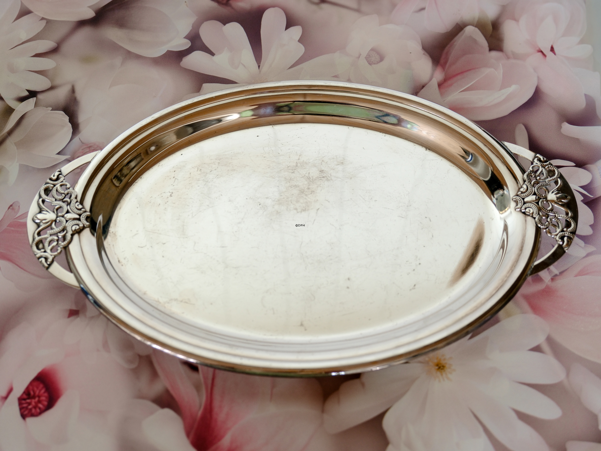 Ovale Servierplatte mit Henkeln 36 cm in Silberfinish