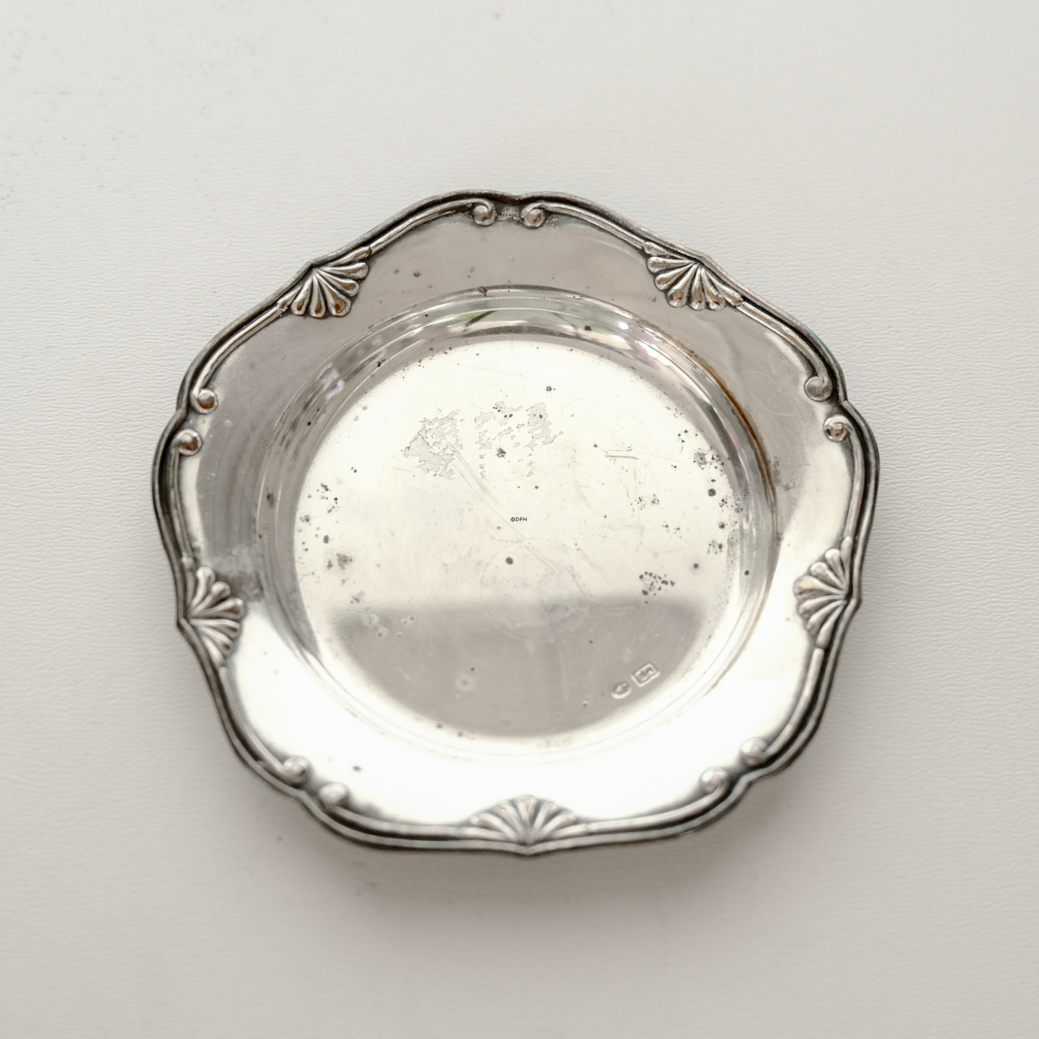 Glasschale 8 cm im Rokokostil mit Silberfinish