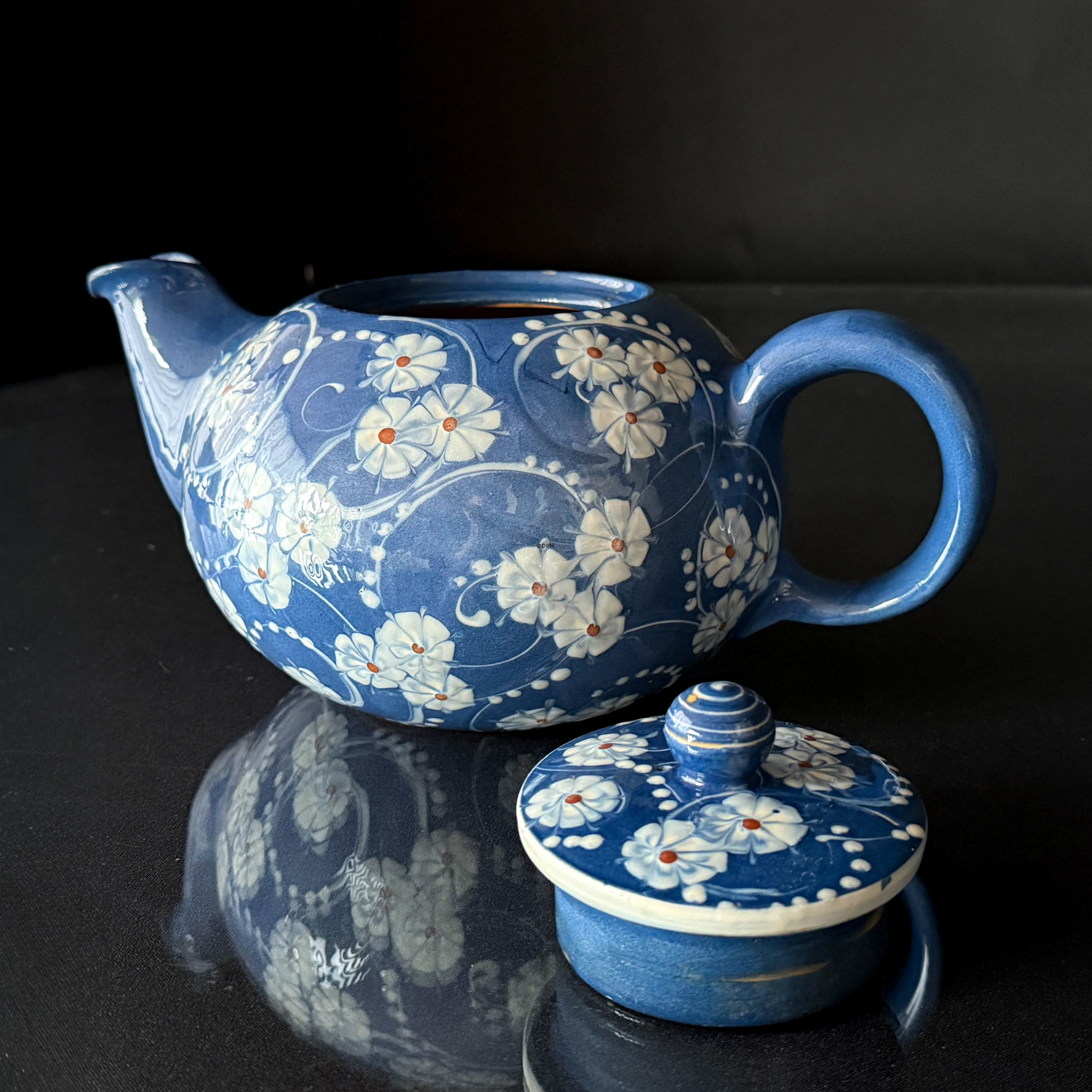 Käher Keramik-Teekanne Marguerite, marineblaue Glasur mit weißen Blumen