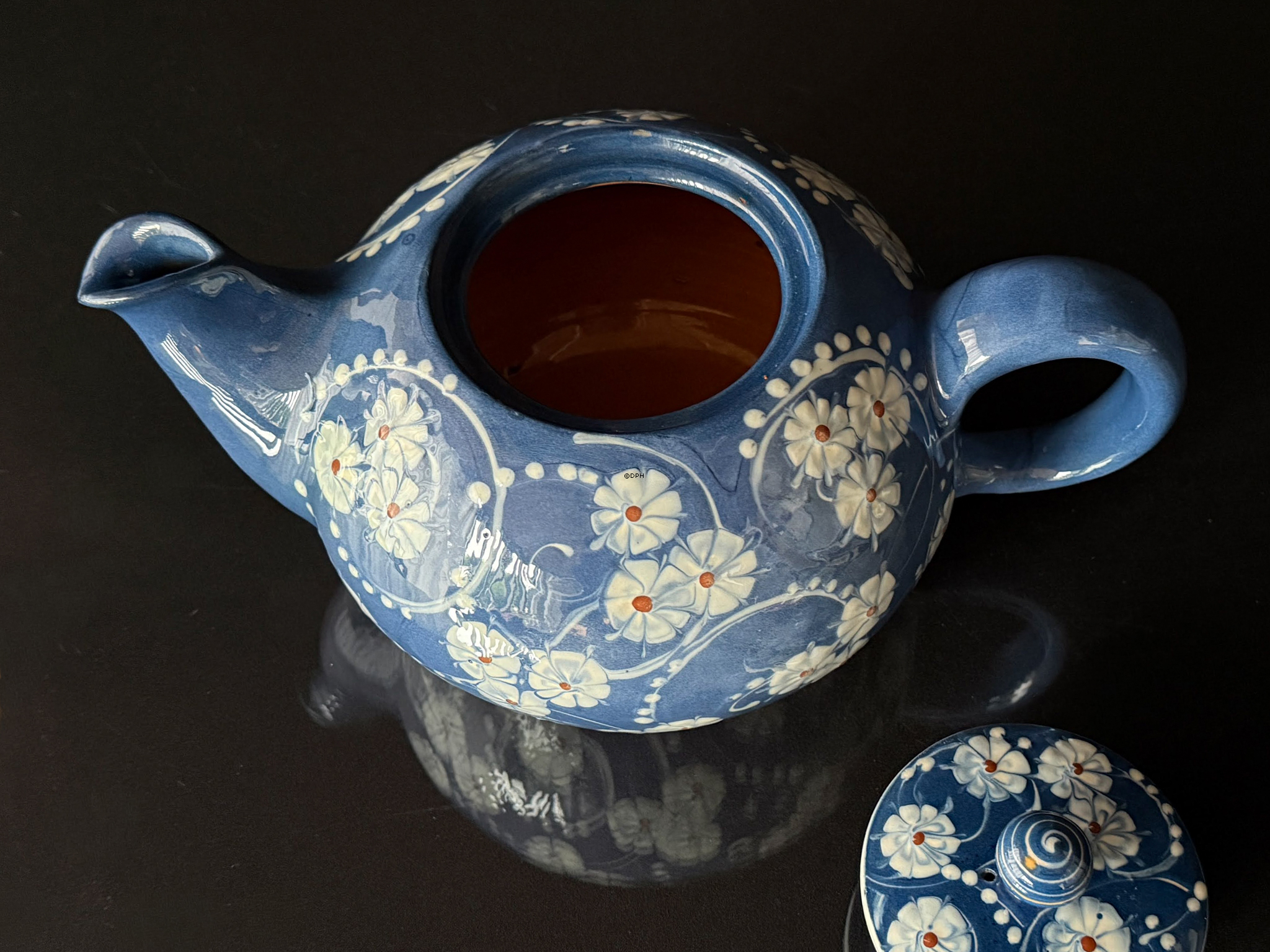Käher Keramik-Teekanne Marguerite, marineblaue Glasur mit weißen Blumen