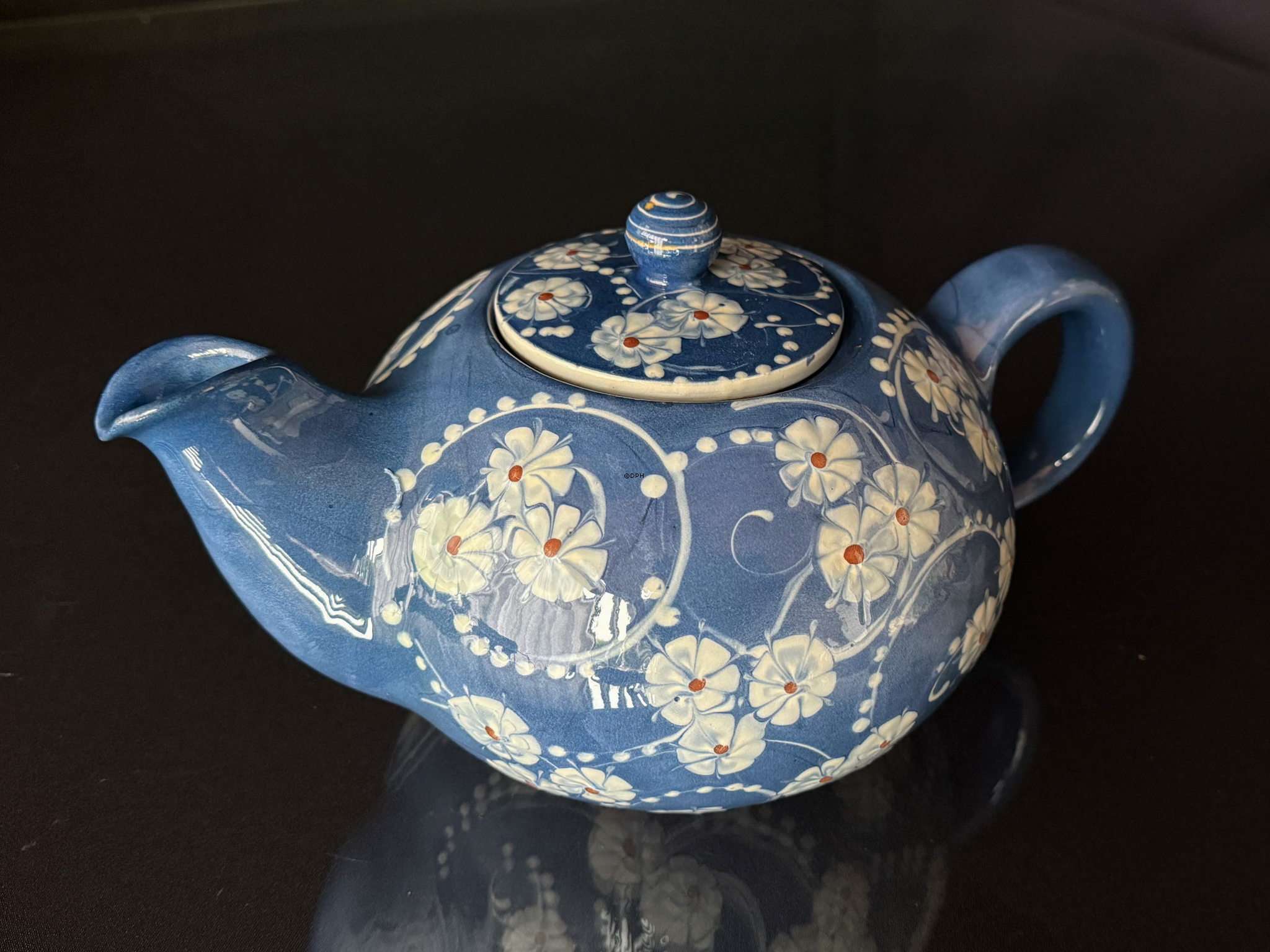 Käher Keramik-Teekanne Marguerite, marineblaue Glasur mit weißen Blumen