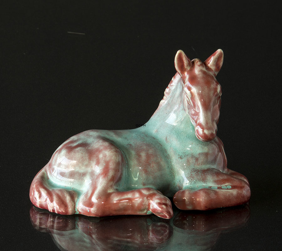 Fohlen (Pferd) stehend, Keramik Rot / Türkis