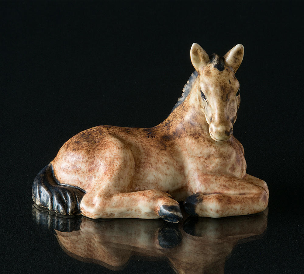 Fohlen (Pferd) stehend, Keramik