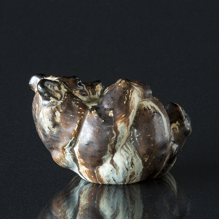 Arne Ingdam Keramik Bär beißt sich im Fuß