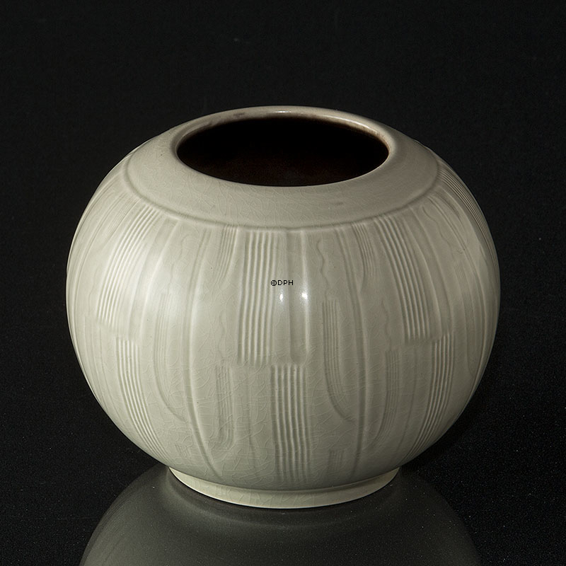 Royal Copenhagen Aluminia Vase Nr. 1567