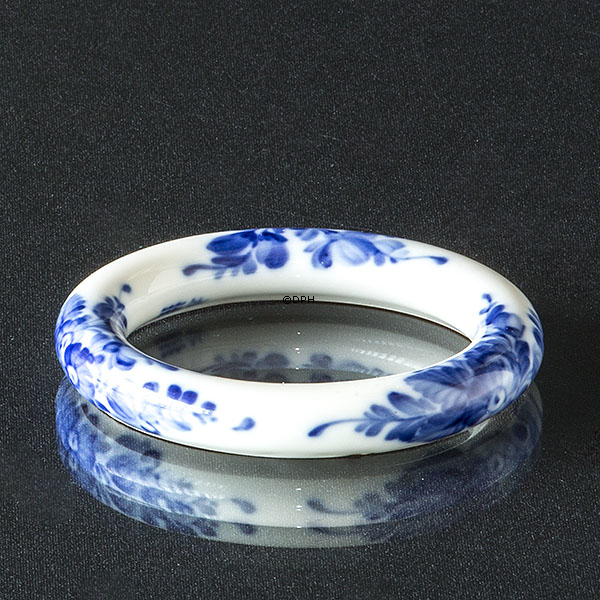 Royal Copenhagen Armband aus Porzellan Blaue Blumendekoration Ext. 8,5 cm Innenmaß 5,8 cm
