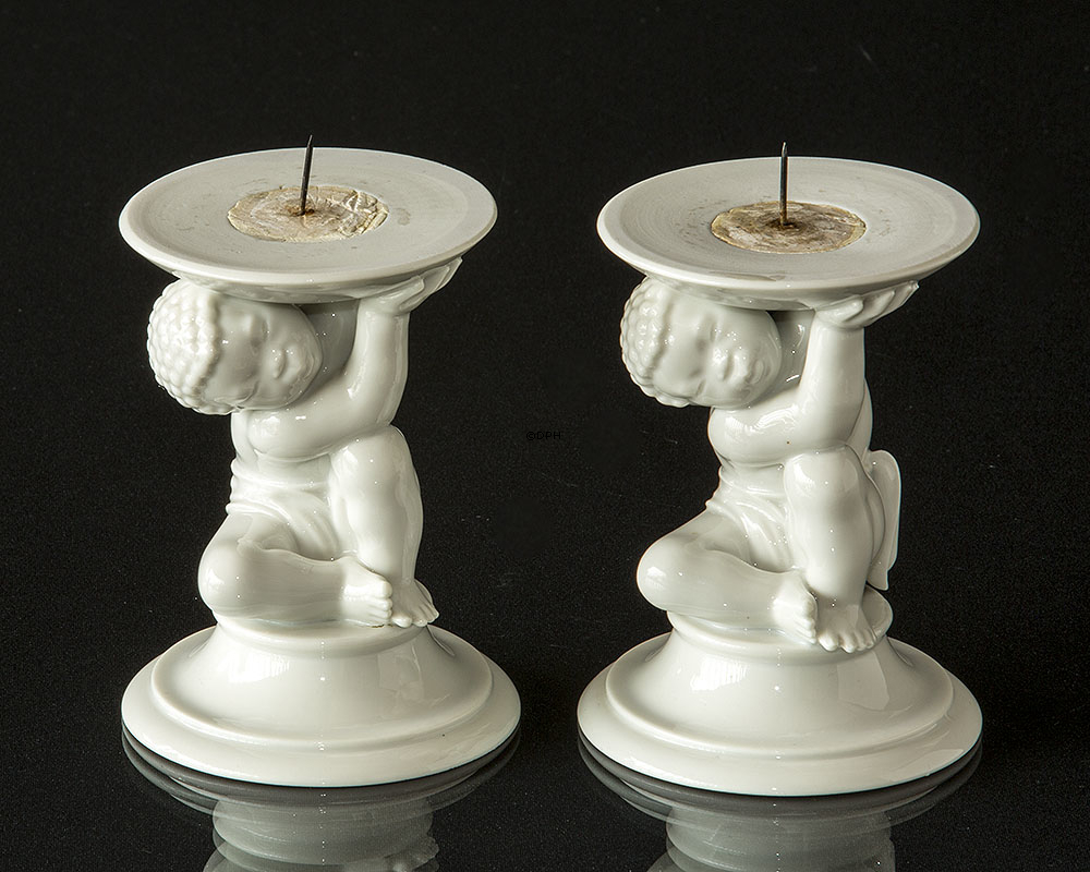 Royal Copenhagen Kerzenständer, Blanc de Chine, Jungen mit Tuch, 2er-Set