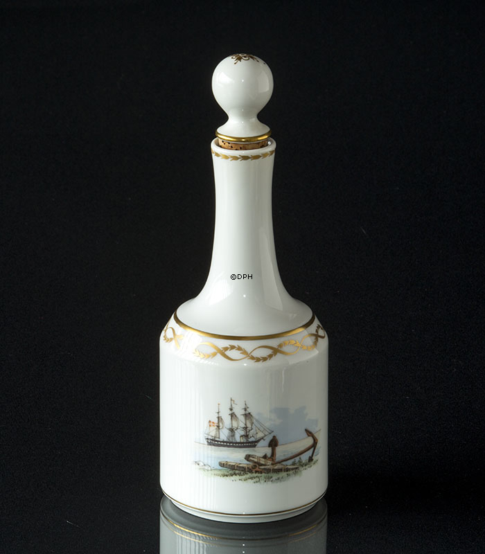 Weiße Karaffe mit Aufglasurdekor, Royal Copenhagen, speziell angefertigt für EAC (1980-1984)