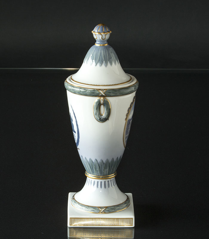 Ziertrophäe / Deckelvase mit Halbaufglasurdekor, Royal Copenhagen, Inschrift: 4. April 1798-1923