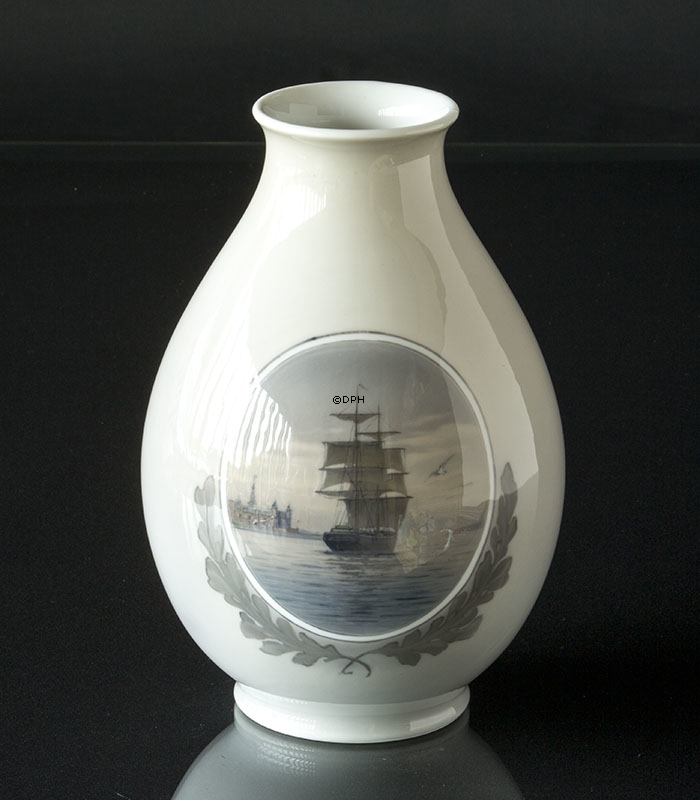 Vase mit Segelschiffen, Royal Copenhagen Nr. 2308 UNICA Signiert Private ON oder NO