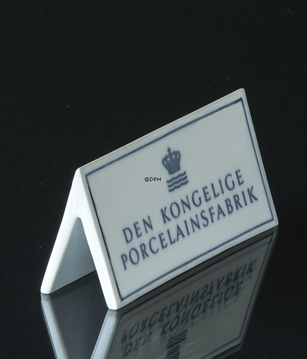 Royal Copenhagen Schild "Den kongelige Porcelainsfabrik"