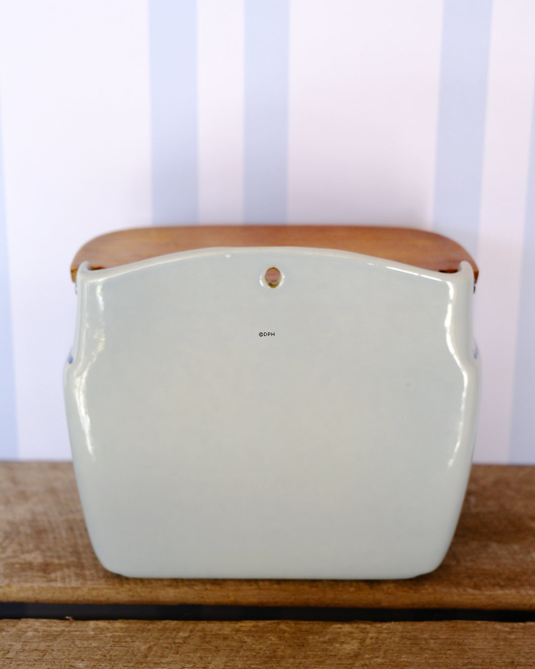 Søholm Salztopf Nr. 1714 in Fayence (Riss in der Nähe der Schraube auf dem Deckel)