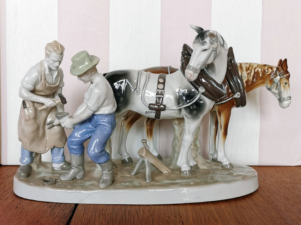 Gräfenthal Thüringen Landwirtschaftsfigur, das Pferd wird beschlagen