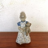 Mädchen mit Teddybär, gekennzeichnet als DDR Nr. 10572