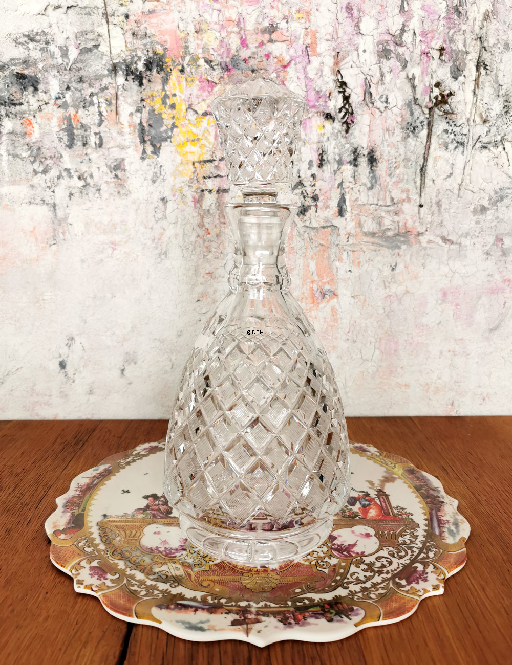 Karafe in Glas mit Schliff