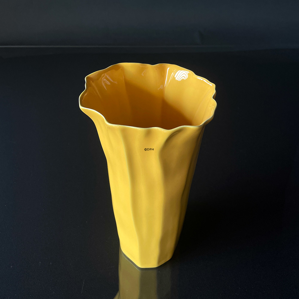 Ole Kortzau, Gelb Natura Vase, Royal Copenhagen