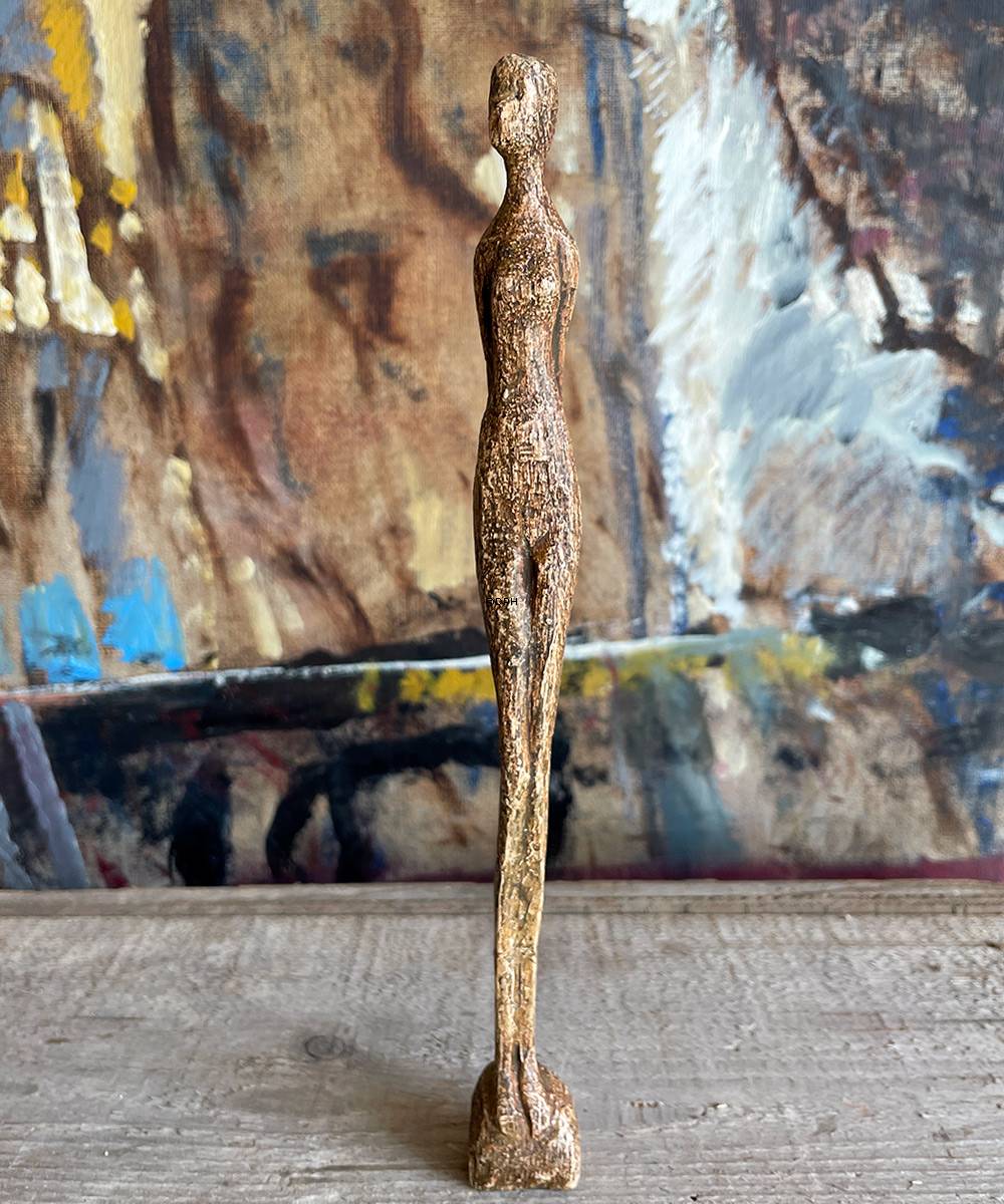 Otto P Frauenfigur, Figur aus hellem Holz. Signiert mit "Otto P", Otto Pedersen, 1902-95, Odense