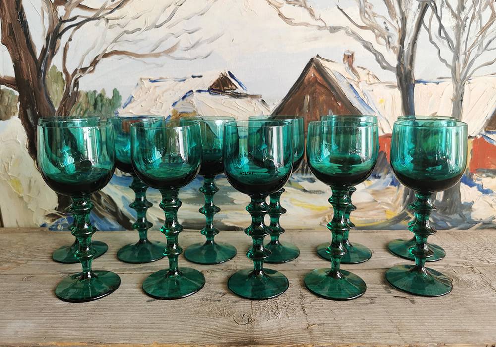Vintage Trinkgläser 11 Stk. - Dunkelgrün/türkis mit schönem Stiel
