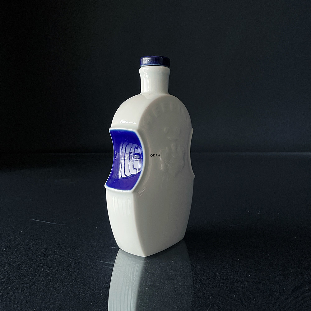 Dram-Flasche / Karaffe mit Stöpsel, weiß mit blau, verziert mit einer Königskrone und Heering-Monogramm, Royal Copenhagen