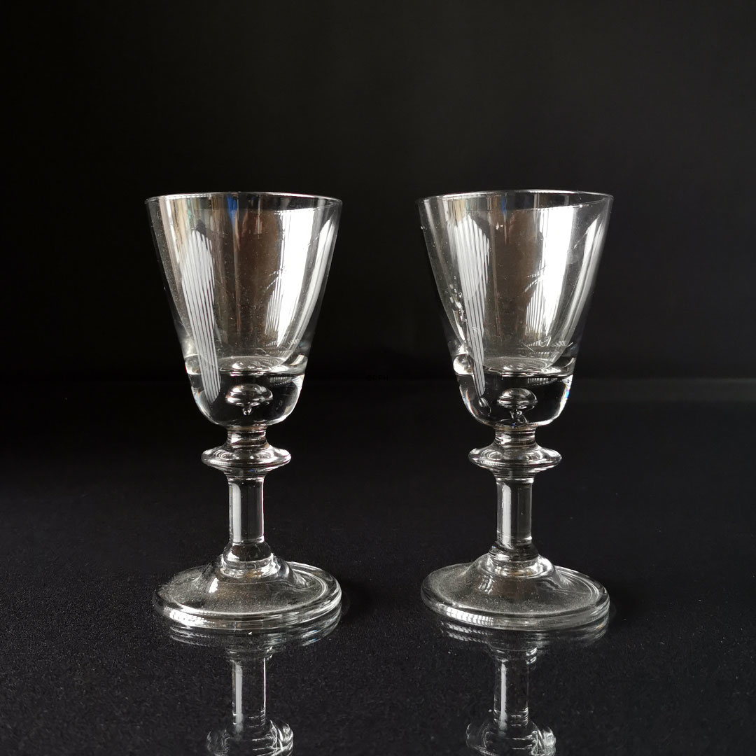 Vintage Hadeland Tangen Weinglas, Paar, Rauchfarben, entworfen von Willy Johansson, Groß 16,5 cm