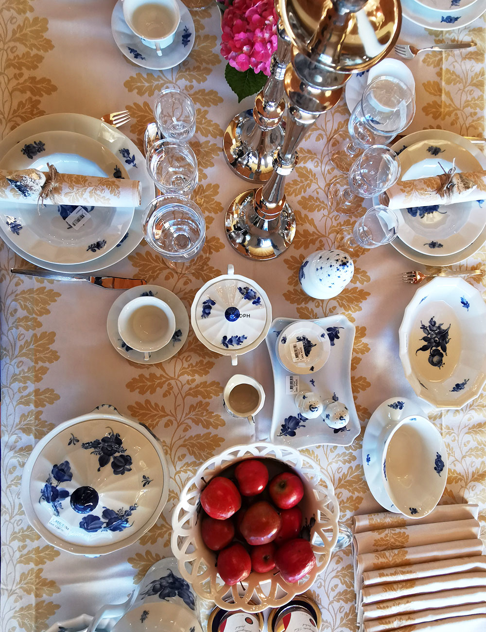 Tischdecke und 12 Serviette, gelb/off-weiß, Vintage, die Tischdecke misst 145 x 300 cm.