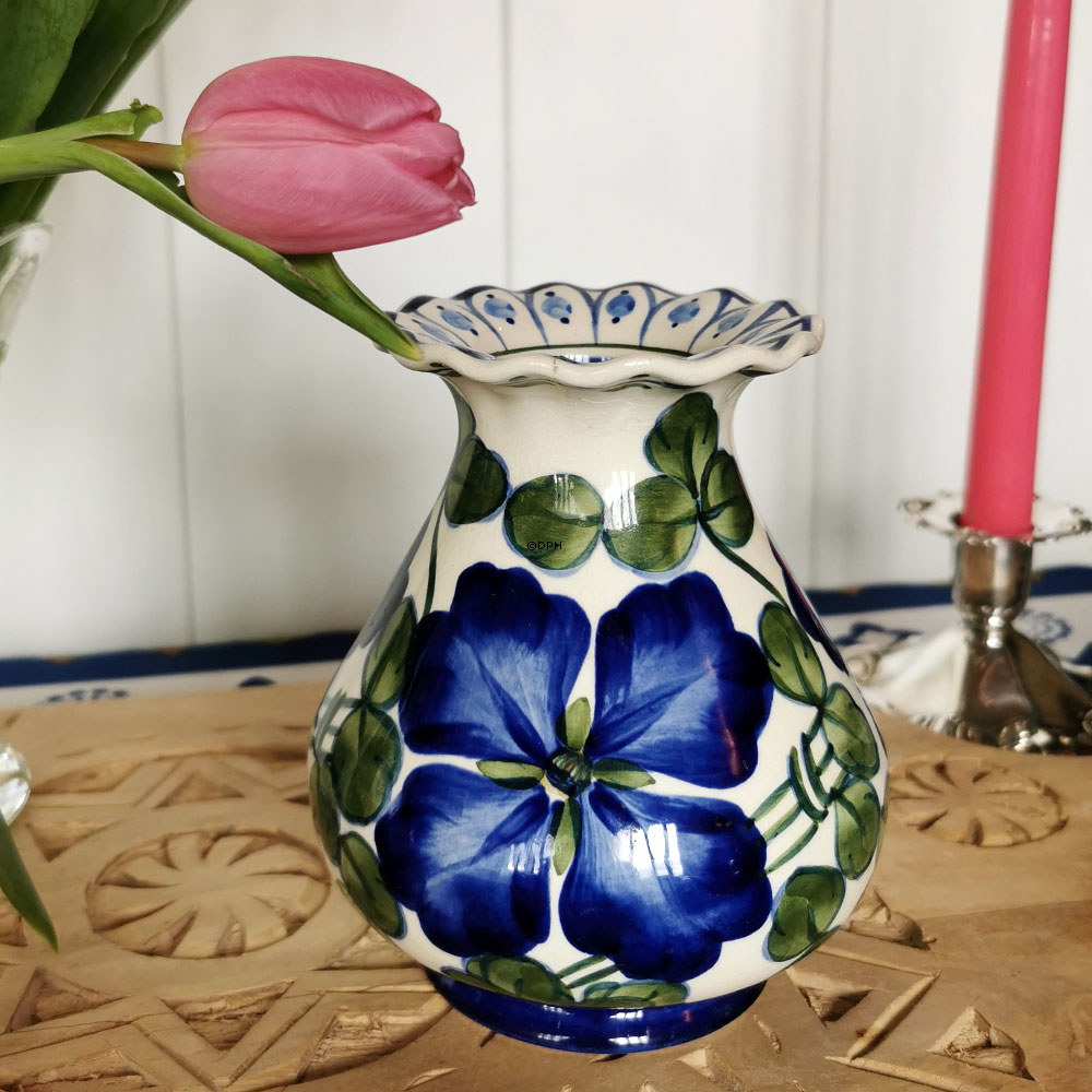 Aluminia Vase mit Blumendekor Nr. 201-311 (mit kleinem Riss, siehe Foto)