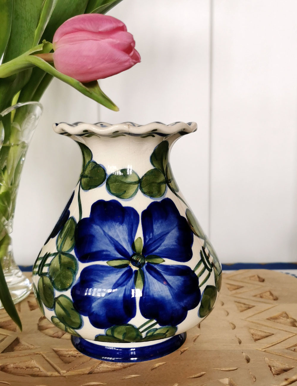 Aluminia Vase mit Blumendekor Nr. 201-311 (mit kleinem Riss, siehe Foto)