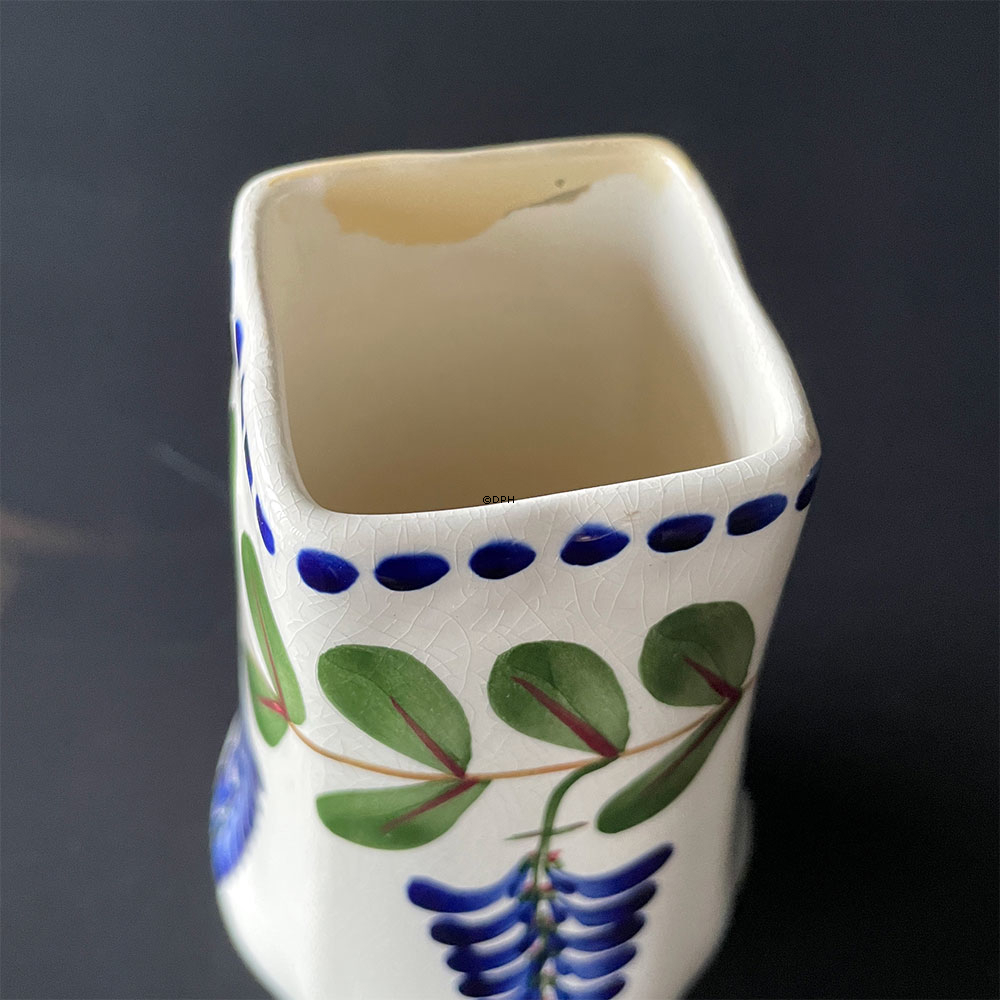 Aluminia Vase mit Blumenmotiv Nr. 522-110 (mit Reparatur, siehe Foto)