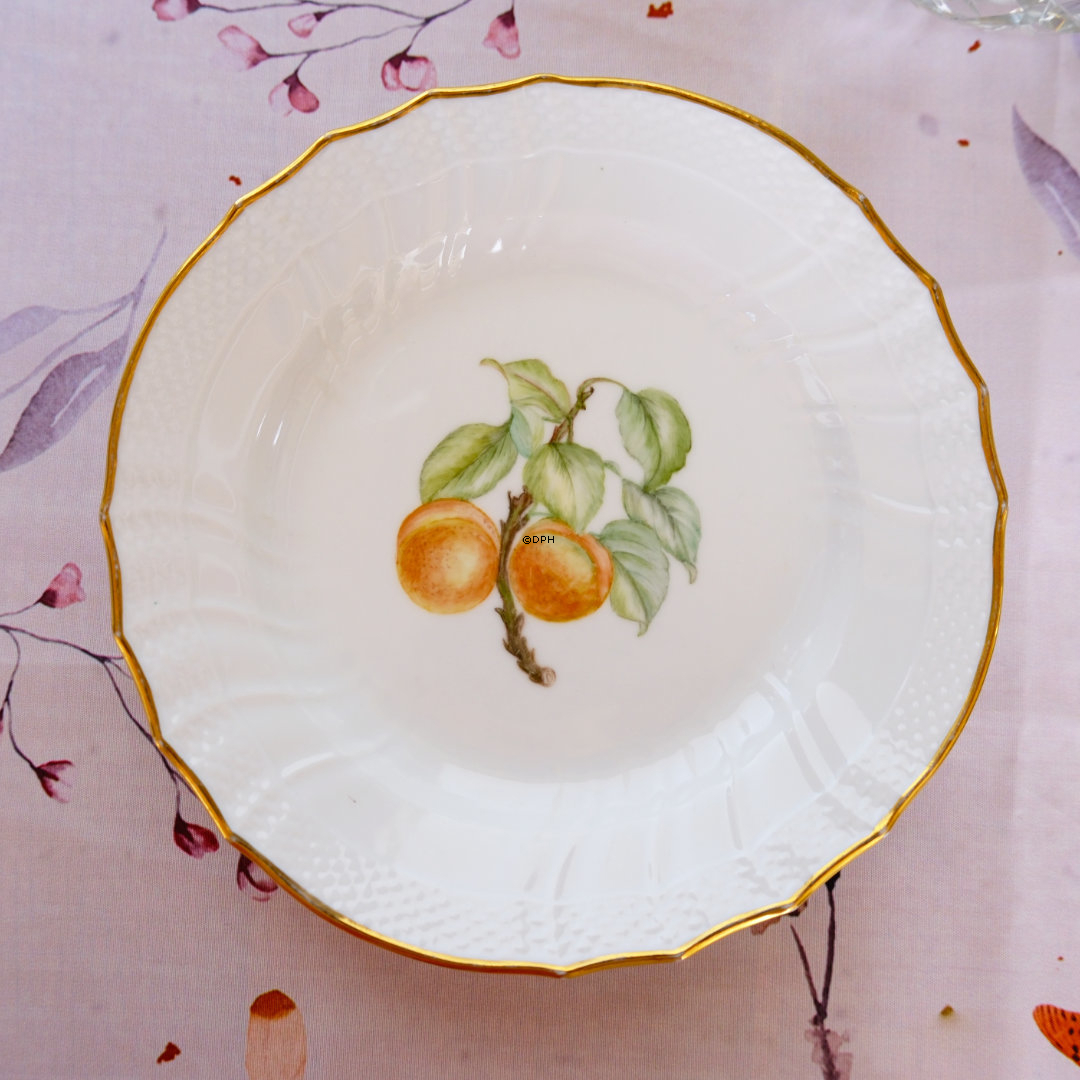 Royal Copenhagen Tellerset, 9 Teller mit verschiedenen Motiven.