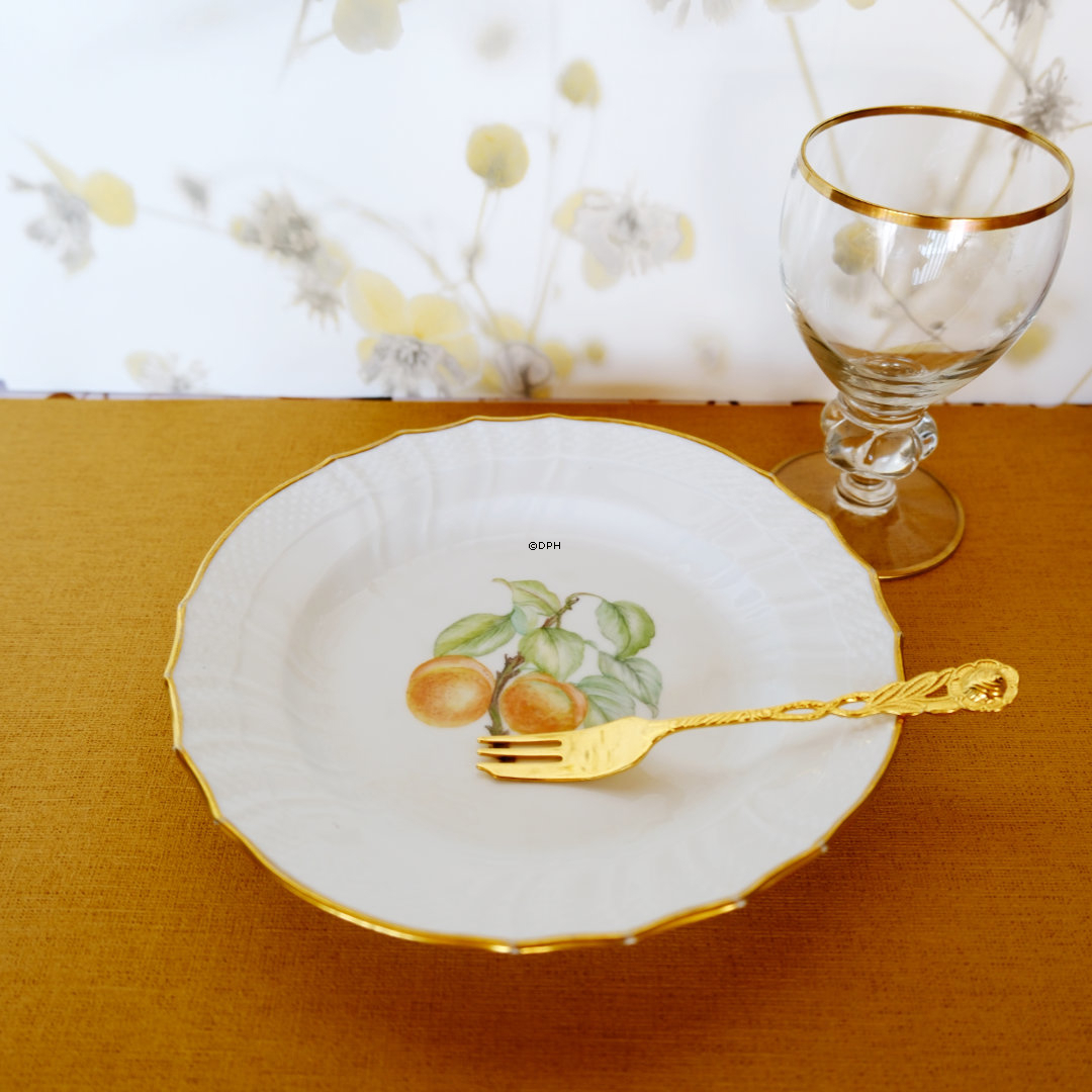 Royal Copenhagen Tellerset, 9 Teller mit verschiedenen Motiven.