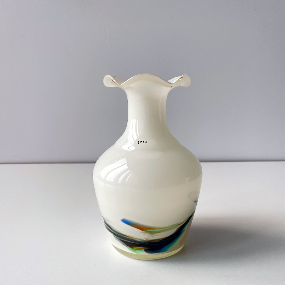 Holmegaard Vase mit mehrfarbiger Dekoration, 16 cm.