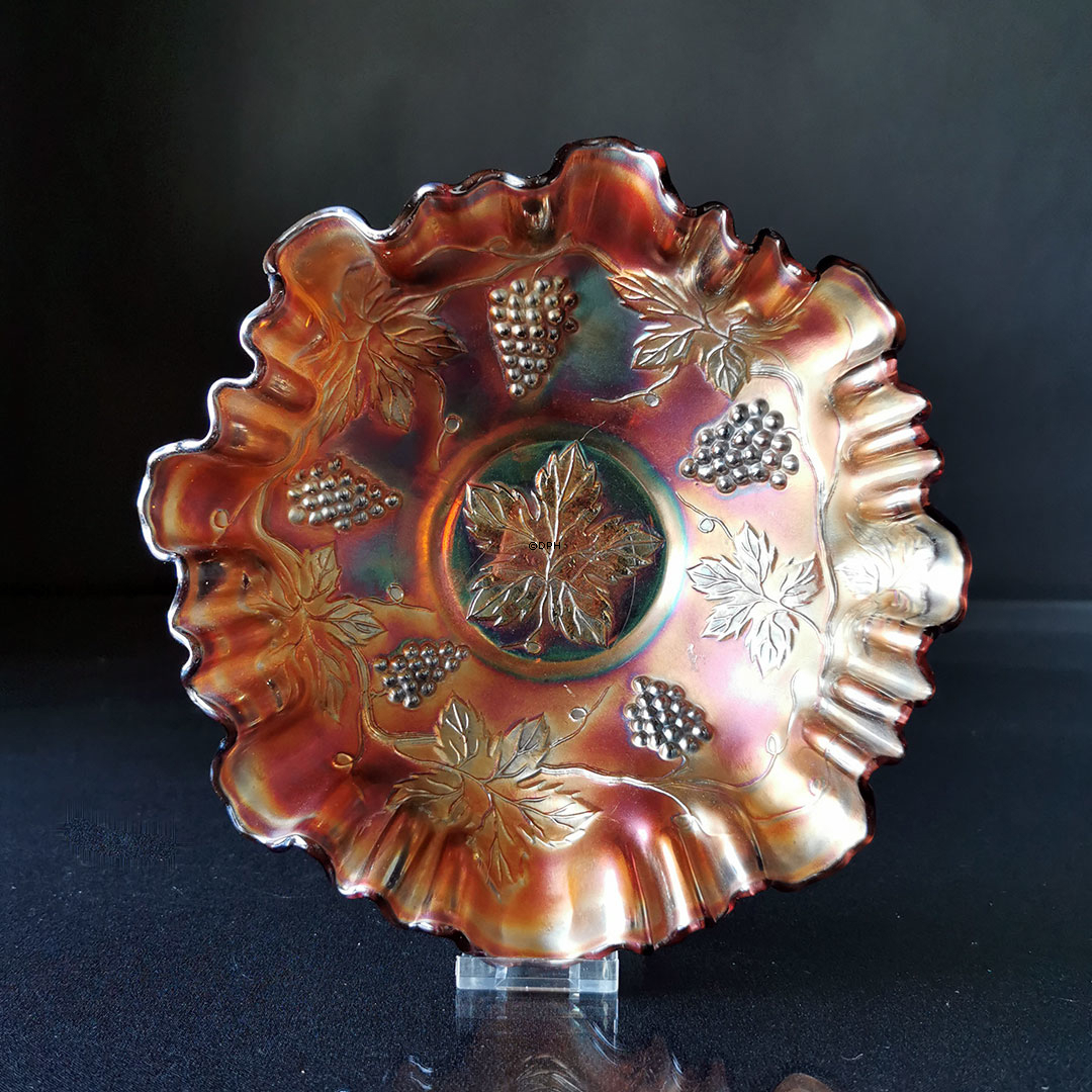 Antike Fenton Carnival Amethyst Glasschale mit gewelltem Rand.