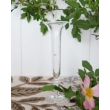 Elegante Glasvase für eine einzelne Blume