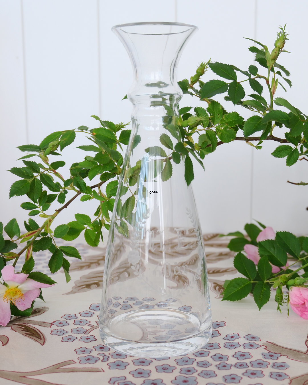 Glas Karaffe mit Gravuren, H.E 60 år