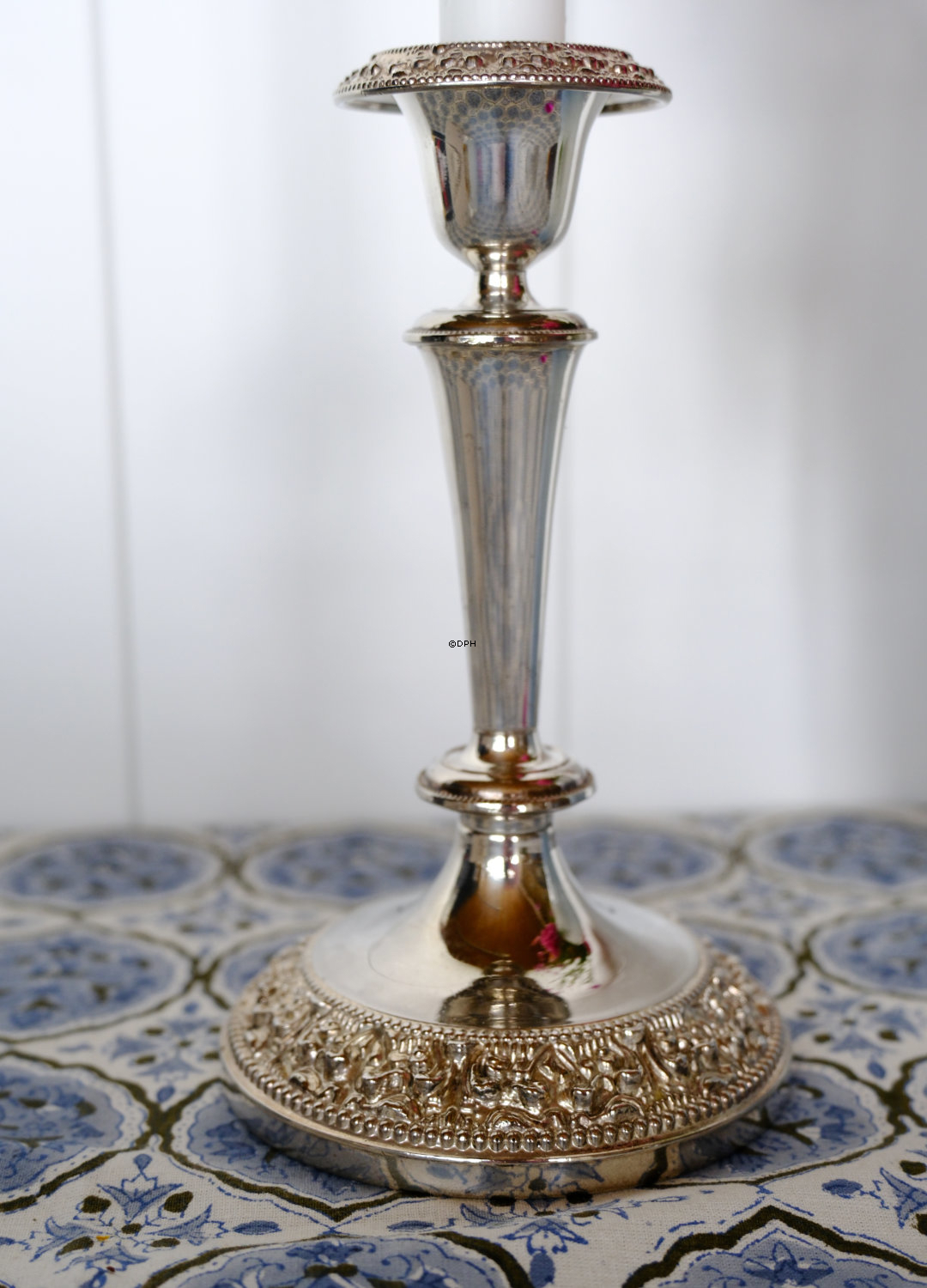 Hübsche Kerzenständer in versilbert, Set aus 2 Stück