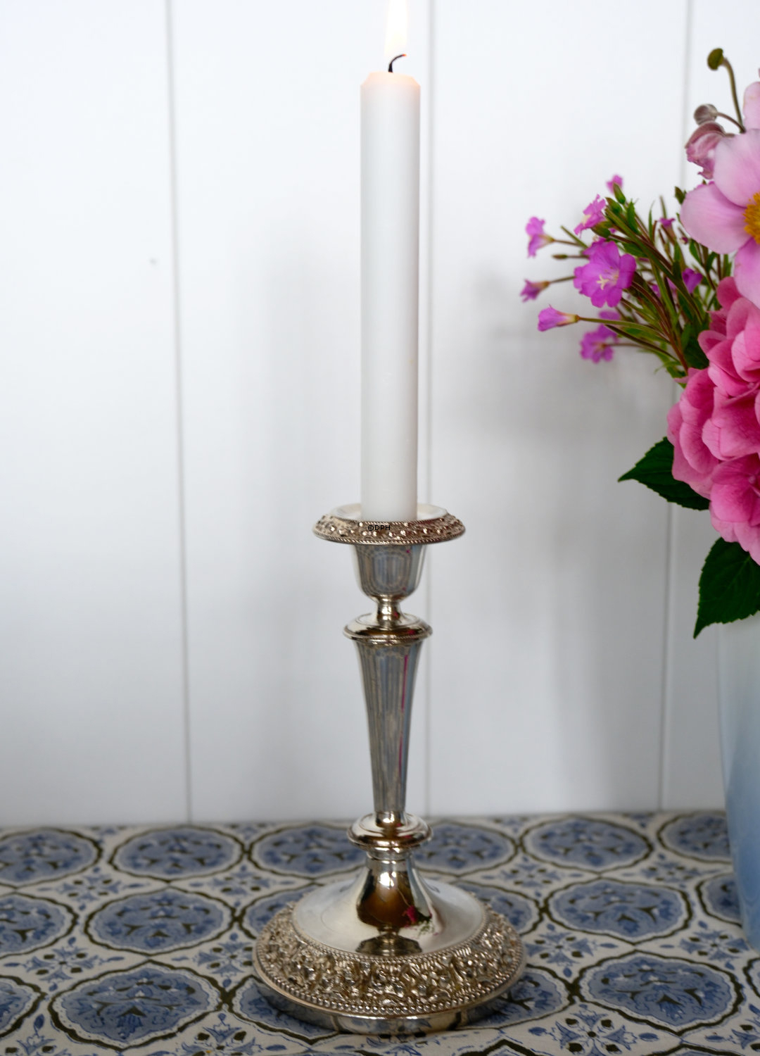 Hübsche Kerzenständer in versilbert, Set aus 2 Stück