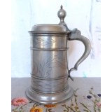 Zinnbecher mit Deckel und Henkel